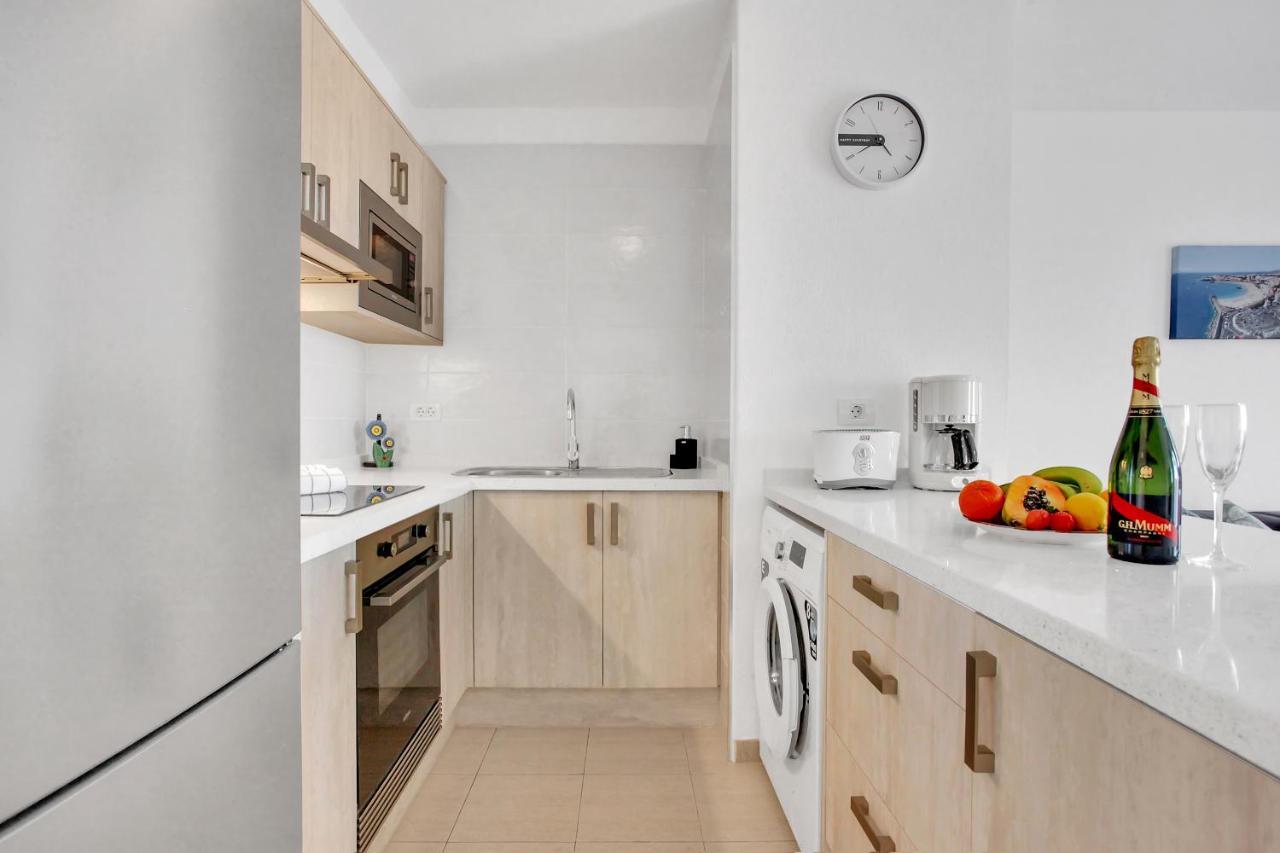 Top Floor, Sea View, Huge Terrace, Heated Pool, Garage Лос Кристианос Экстерьер фото